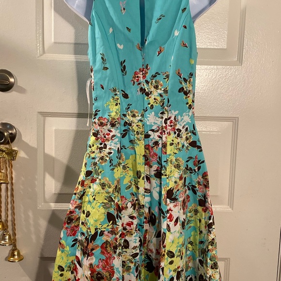 Flower dress - Picture 5 of 8